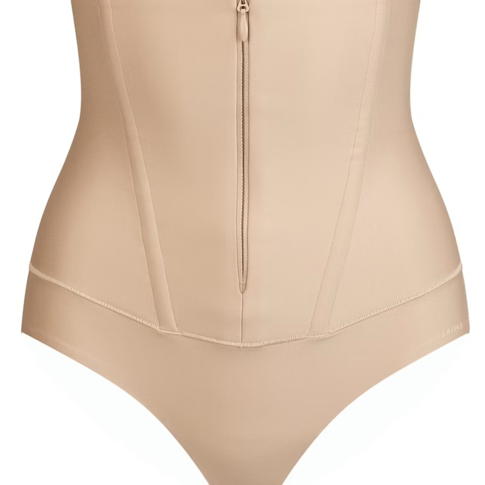 SKIMS BODY CORE SCULPT WAIST CINCHER THONG | Sand - CLAY / XS
